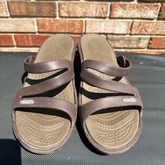Crocs Brown Patricia Wedge Sandals Women’s 9 Slip On Comfortable Wedge Straps - Picture 3 of 8